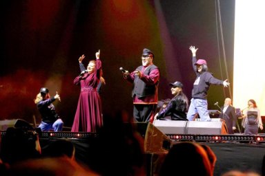 Фолк-дуэт Суховых стал символом народного творчества победив на масштабном празднике музыки с песней