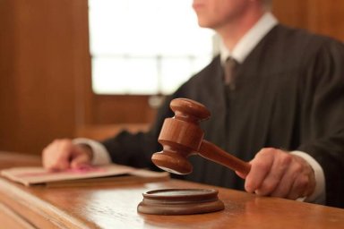 Какие правовые механизмы используют бизнесмены для защиты от клеветы на примере Виктора Акимова